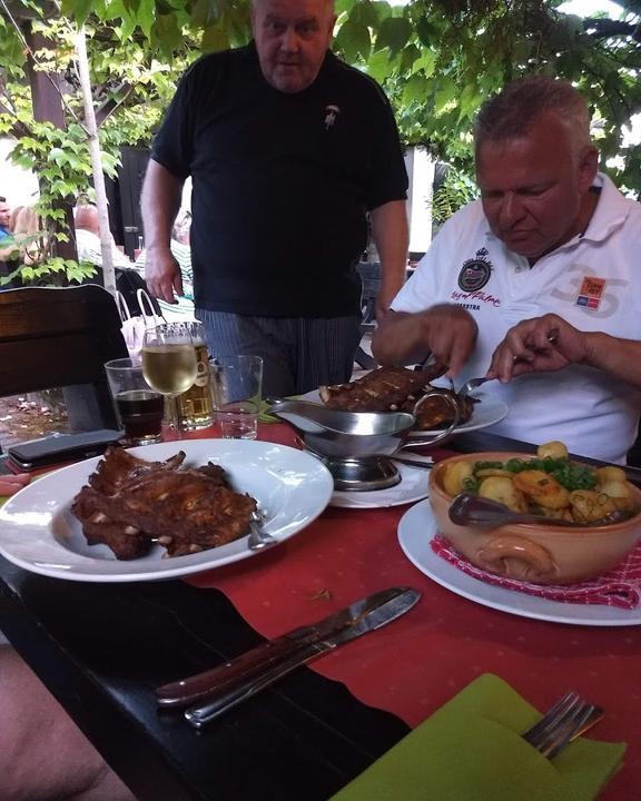 Weinstube Zum Wiener Heurigen